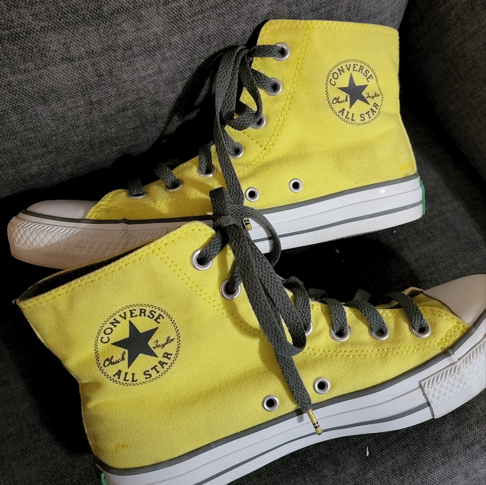 Converse Crayola Yellow High Tops Men's size 6, Women's 8 RARE